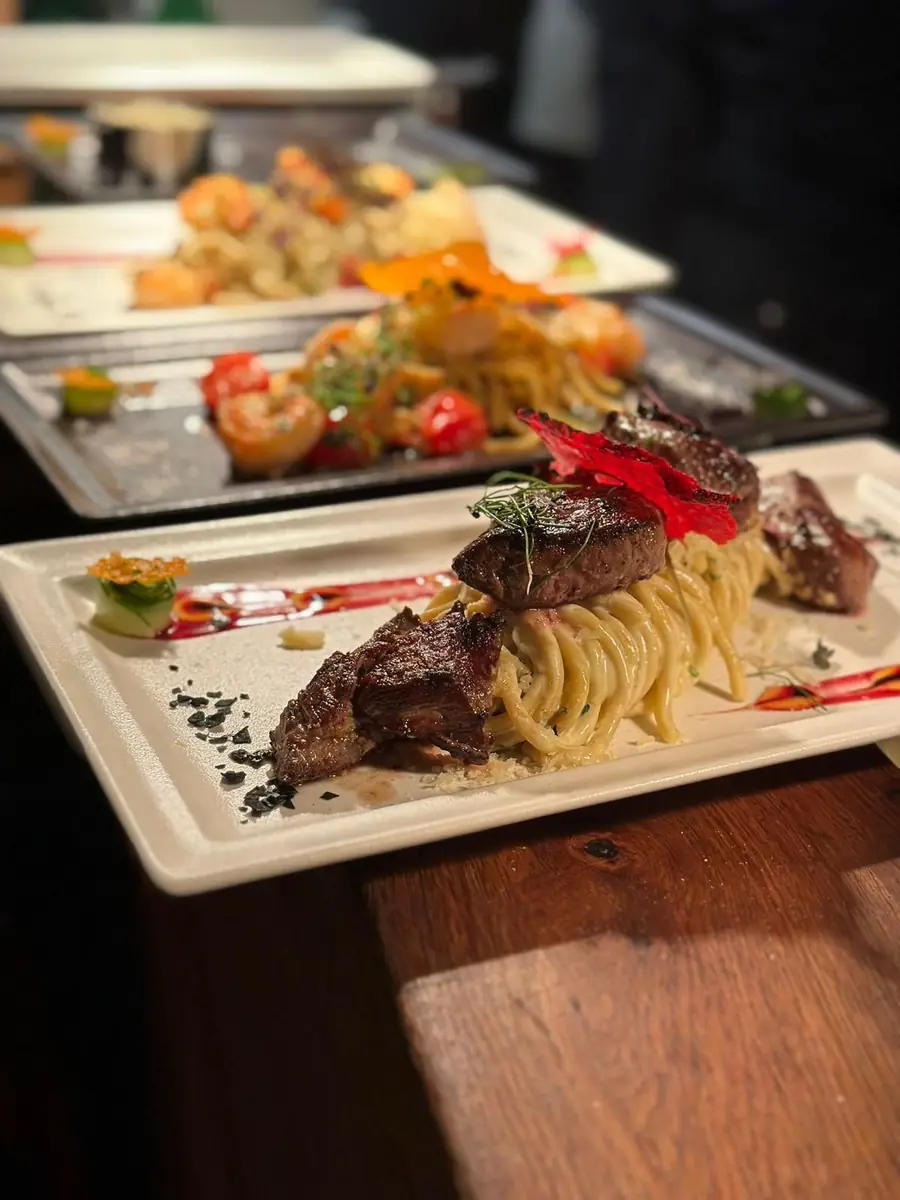 Spaghetti mit Rinderfilet und Rote-Bete-Chip